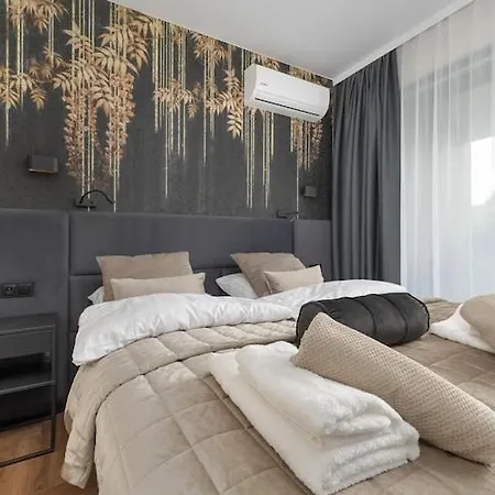 Apartamento With Balcony, Indoor Pool, Sauna *