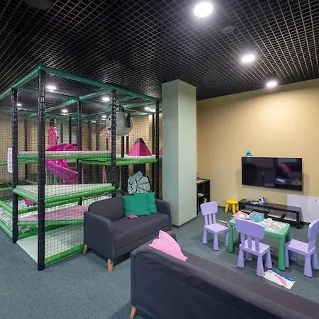 Apartamento With Balcony, Indoor Pool, Sauna