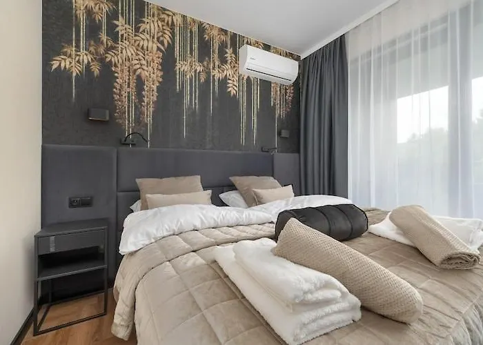 Apartamento With Balcony, Indoor Pool, Sauna *