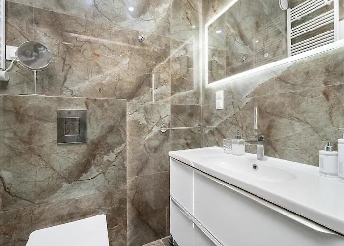 Apartamento With Balcony, Indoor Pool, Sauna *