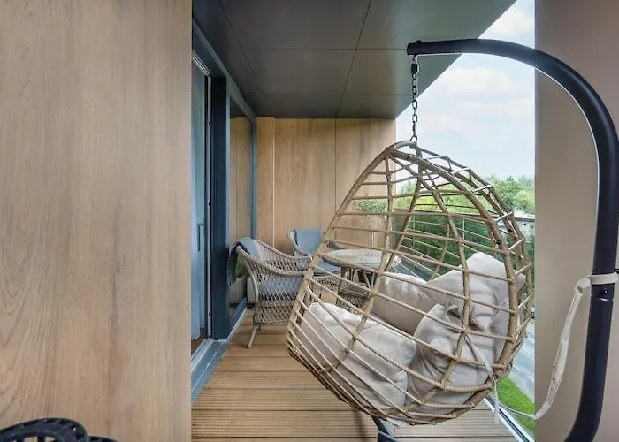 Apartamento With Balcony, Indoor Pool, Sauna