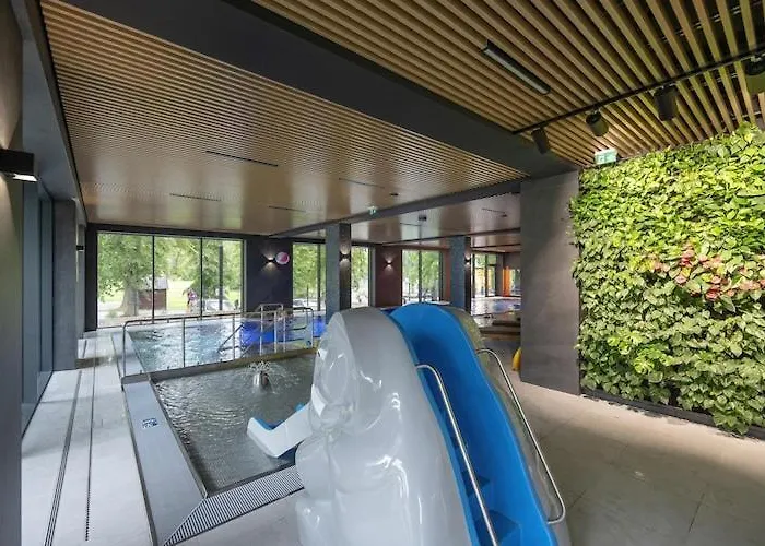 Apartamento With Balcony, Indoor Pool, Sauna